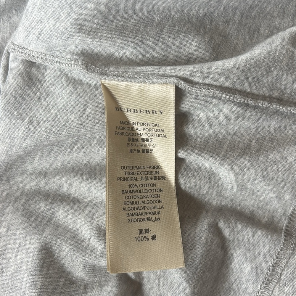 men’s Burberry Tshirt - Picture 3 of 4